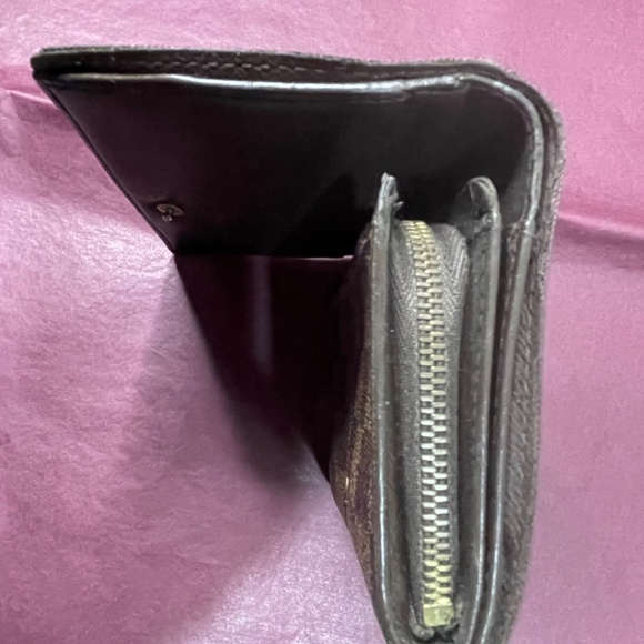 Louis Vuitton wallet - Picture 14 of 16